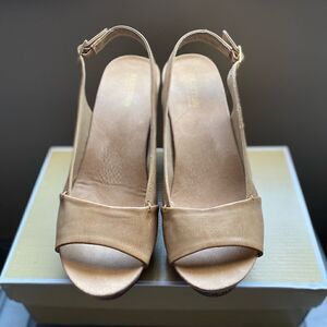 Kenneth Cole Reaction Tan Wedges Size 8